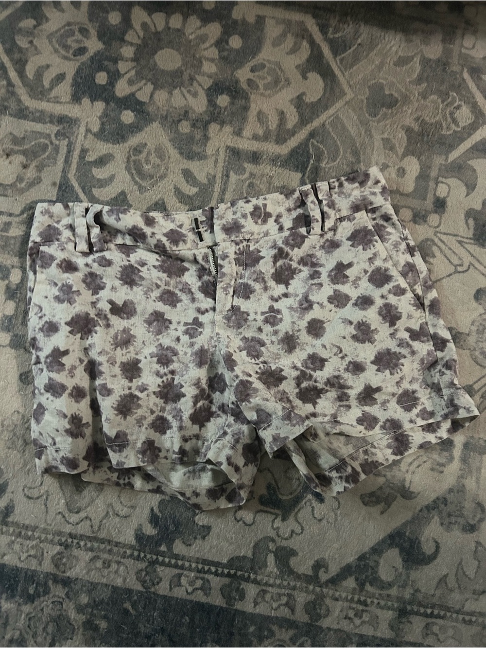LOFT Floral-Print Shorts in Light Gray and Purple